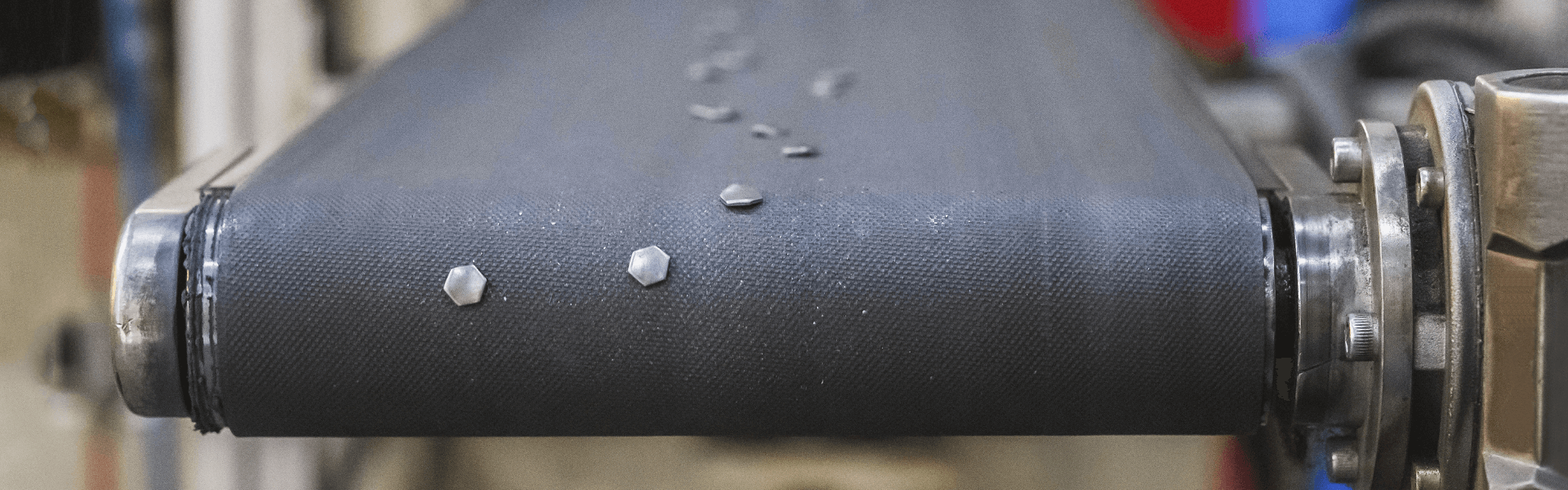 Staircase conveyor system